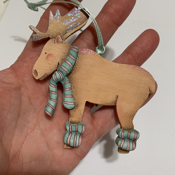 Alaska Moose wood ornament Mary Harper - Picture 15 of 16